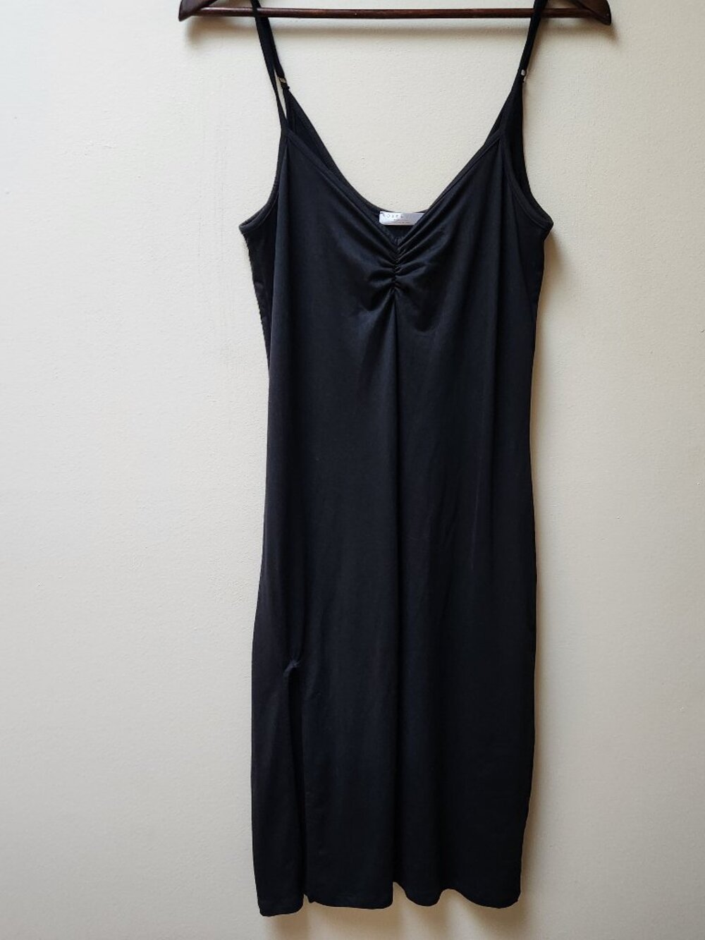 Rose + Vine black cinch front dress / M